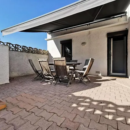 Villa Résidence LES PATIOS 1 - Maisons&Villas pour 6 Personnes 84 *